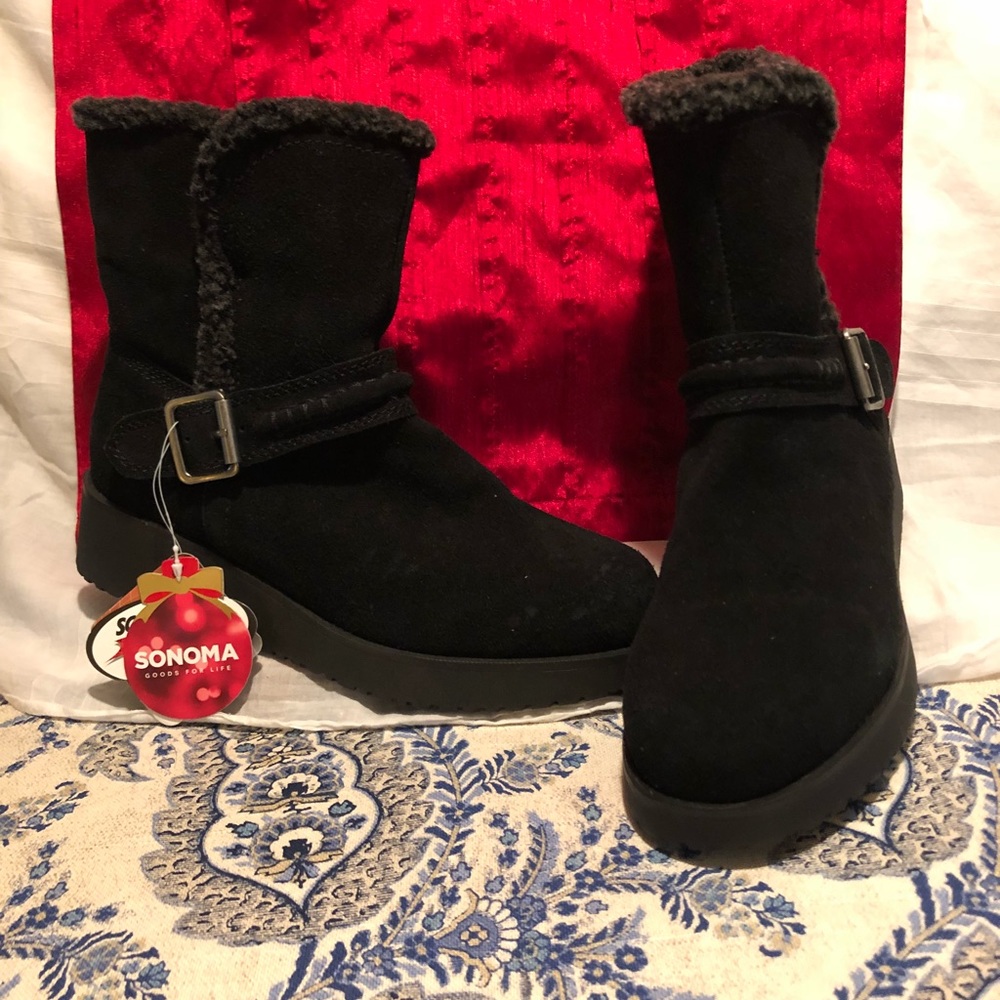 Black ladies boots genuine suede size 6 NWT